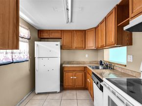 8615 NW 8th St 421, Miami FL 33126