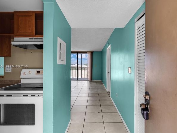 8615 NW 8th St 421, Miami FL 33126