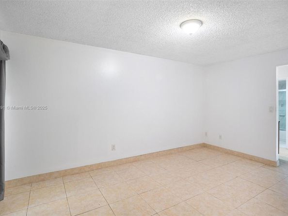 3553 Magellan Cir 3111, Aventura FL 33180