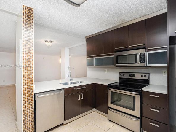 3553 Magellan Cir 3111, Aventura FL 33180