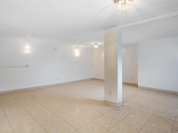 3553 Magellan Cir 3111, Aventura FL 33180
