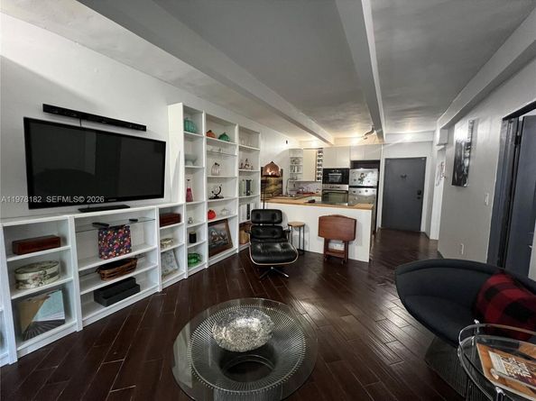 9520 SW 8th St 119, Miami FL 33174