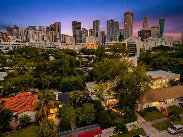 321 SW 19th Rd, Miami FL 33129