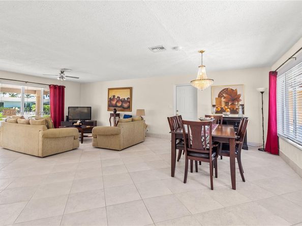 1031 SE 14th Dr, Deerfield Beach FL 33441
