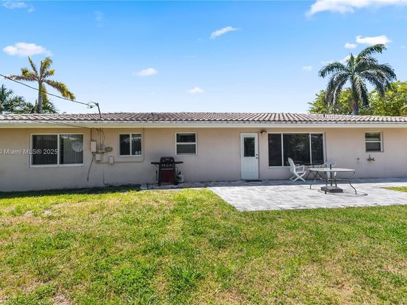 1031 SE 14th Dr, Deerfield Beach FL 33441
