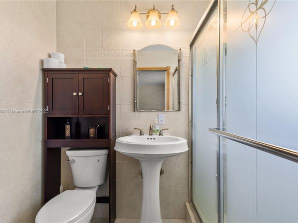 1031 SE 14th Dr, Deerfield Beach FL 33441
