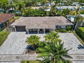 1031 SE 14th Dr, Deerfield Beach FL 33441