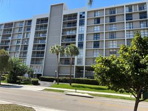 17600 N Bay Rd N902, Sunny Isles Beach FL 33160