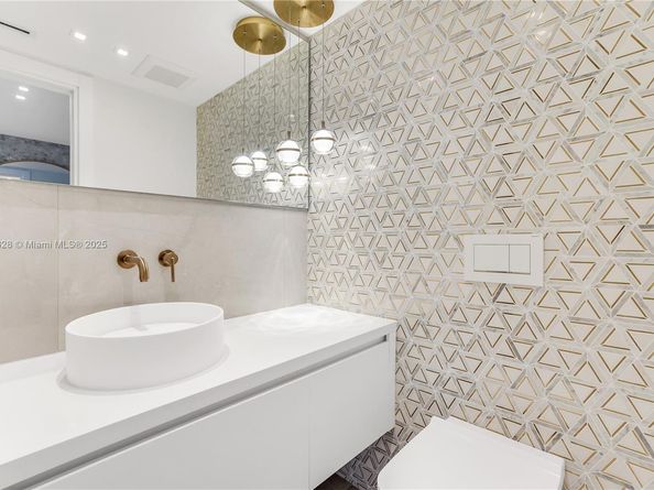 10155 Collins Ave 1605, Bal Harbour FL 33154