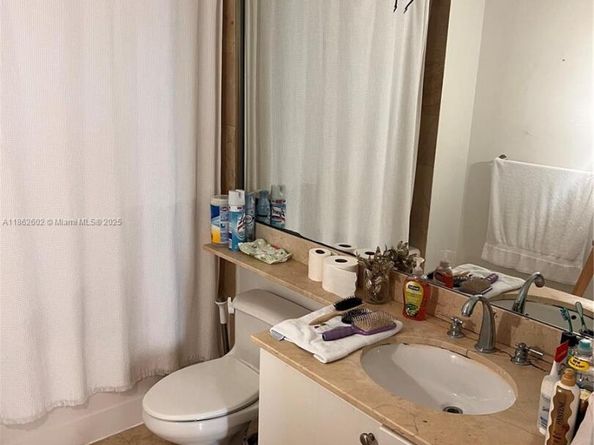 170 SE 14th St 1504, Miami FL 33131