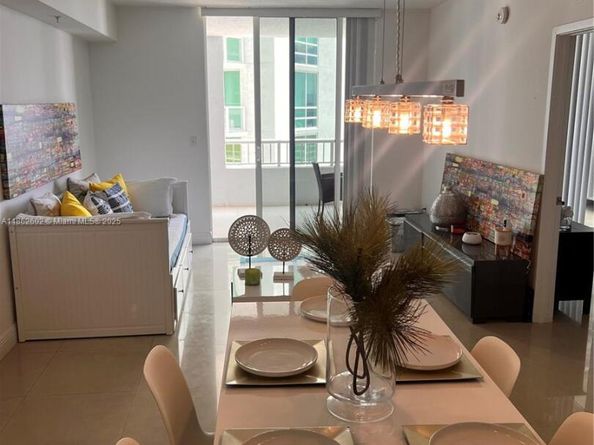 170 SE 14th St 1504, Miami FL 33131