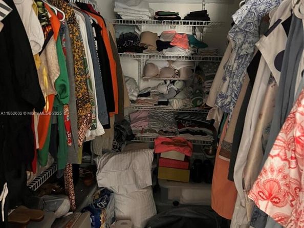 170 SE 14th St 1504, Miami FL 33131