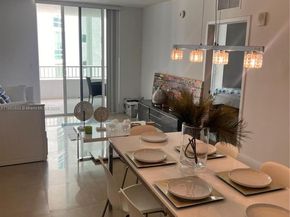 170 SE 14th St 1504, Miami FL 33131