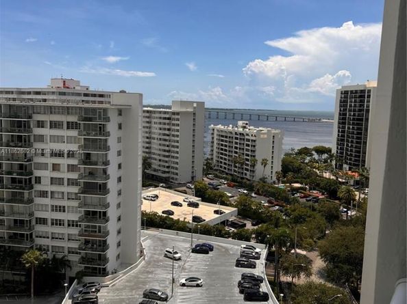 170 SE 14th St 1504, Miami FL 33131