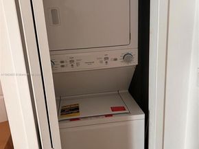 170 SE 14th St 1504, Miami FL 33131