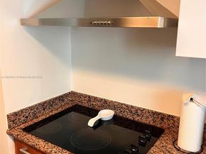 170 SE 14th St 1504, Miami FL 33131