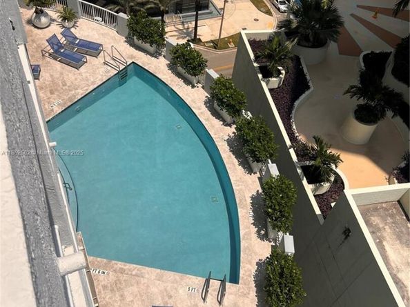 170 SE 14th St 1504, Miami FL 33131