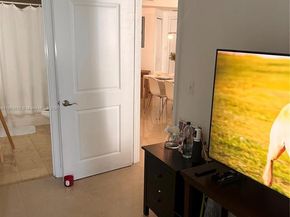 170 SE 14th St 1504, Miami FL 33131