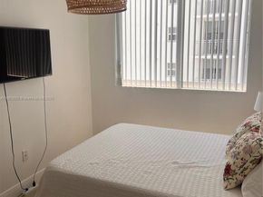 170 SE 14th St 1504, Miami FL 33131