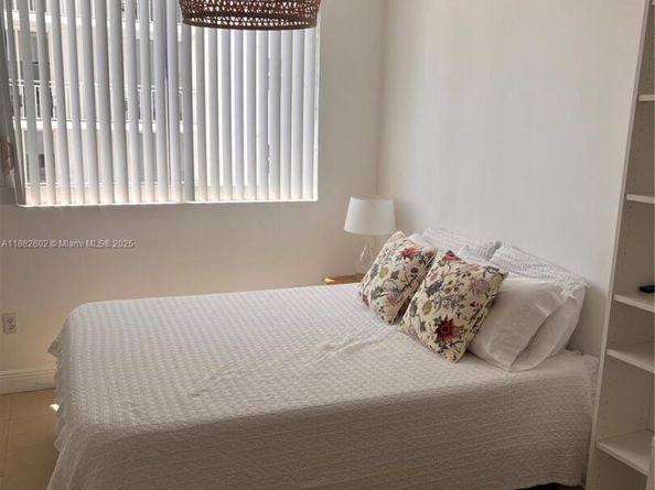 170 SE 14th St 1504, Miami FL 33131