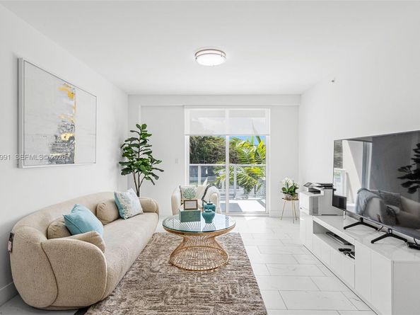 1850 Monroe St 205, Hollywood FL 33020