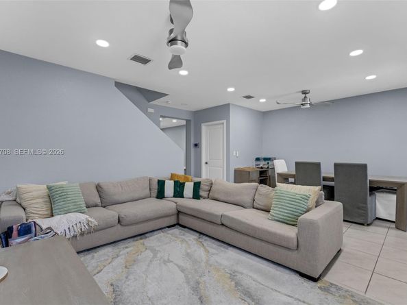 465 NE 5th Pl 465, Florida City FL 33034