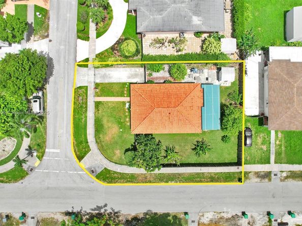 3635 SW 95th Ave, Miami FL 33165