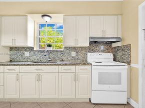 3635 SW 95th Ave, Miami FL 33165