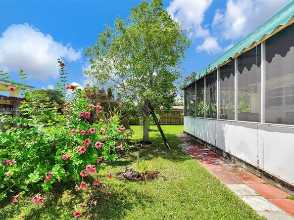 3635 SW 95th Ave, Miami FL 33165