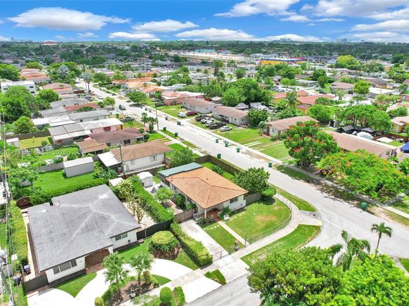 3635 SW 95th Ave, Miami FL 33165