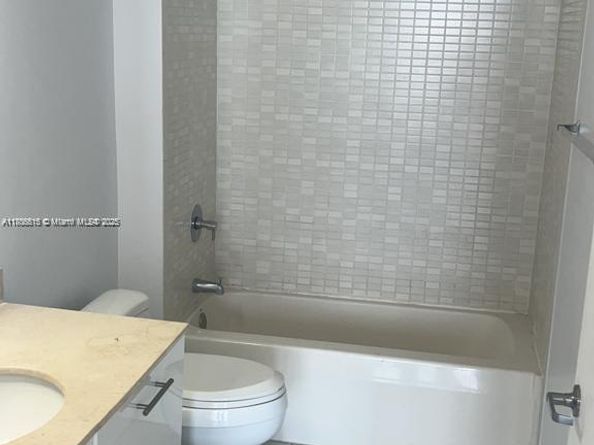3470 E Coast Ave H2003, Miami FL 33137