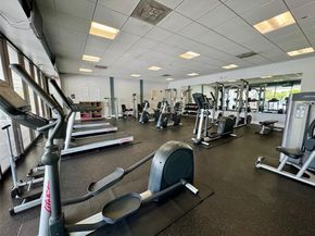 3675 N Country Club Dr 206, Aventura FL 33180