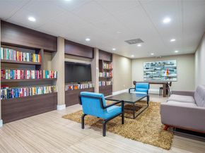 3675 N Country Club Dr 206, Aventura FL 33180