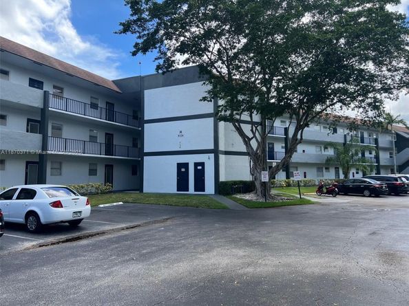 8320 Sands Point Blvd M105, Tamarac FL 33321