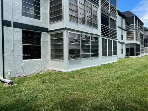 8320 Sands Point Blvd M105, Tamarac FL 33321