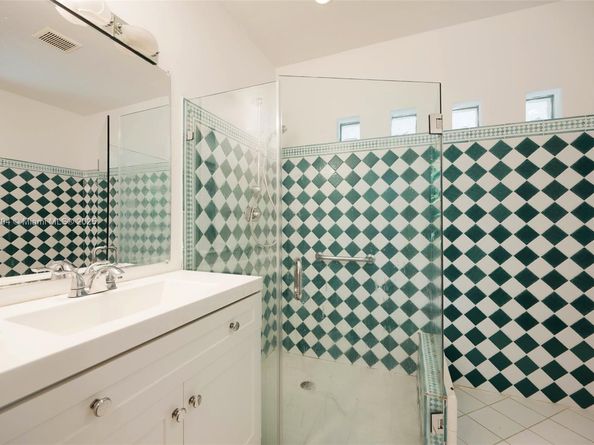 4050 Loquat Ave, Coconut Grove FL 33133