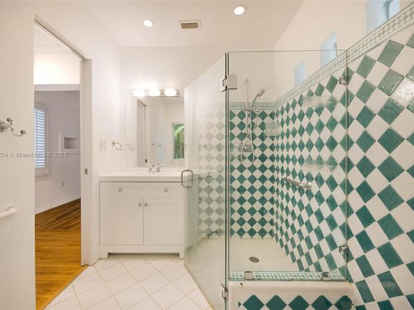 4050 Loquat Ave, Coconut Grove FL 33133