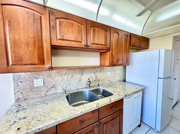 1200 Saint Charles Pl 218, Pembroke Pines FL 33026