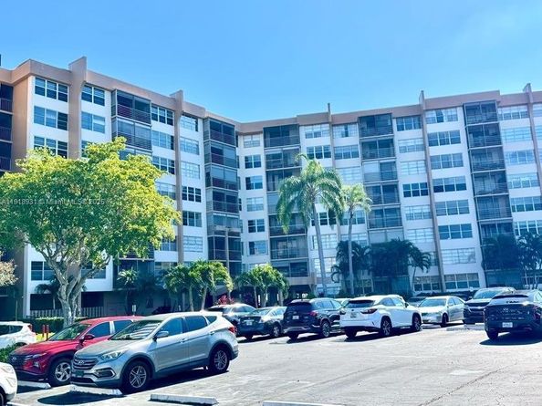 1200 Saint Charles Pl 218, Pembroke Pines FL 33026