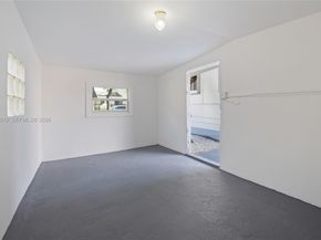 5251 SW 6th St, Miami FL 33134