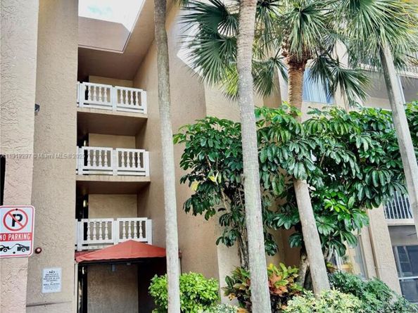 17000 NW 67th Ave 232, Hialeah FL 33015