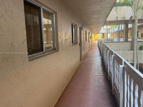 17000 NW 67th Ave 232, Hialeah FL 33015
