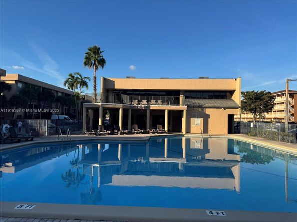 17000 NW 67th Ave 232, Hialeah FL 33015