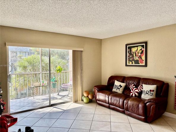 17000 NW 67th Ave 232, Hialeah FL 33015