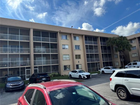 17000 NW 67th Ave 232, Hialeah FL 33015
