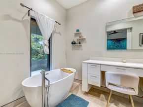 1320 NE 138th St, North Miami FL 33161