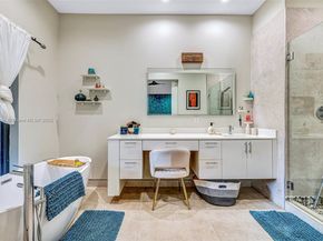 1320 NE 138th St, North Miami FL 33161