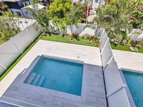 1233 NE 12th Ave, Fort Lauderdale FL 33304