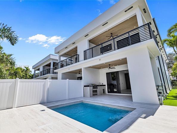 1233 NE 12th Ave, Fort Lauderdale FL 33304