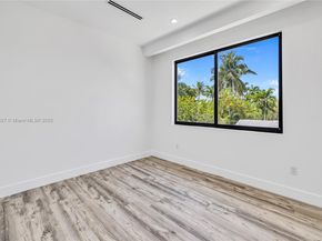 1233 NE 12th Ave, Fort Lauderdale FL 33304
